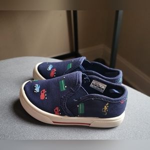Toddlers sz 6 shoes